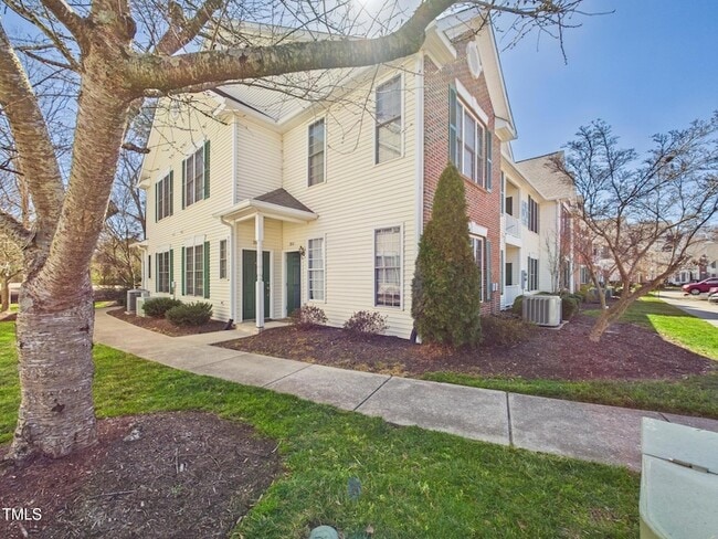 Building Photo - 2111 Kudrow Ln
