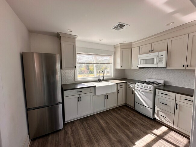 Foto del edificio - 117 W 2nd St