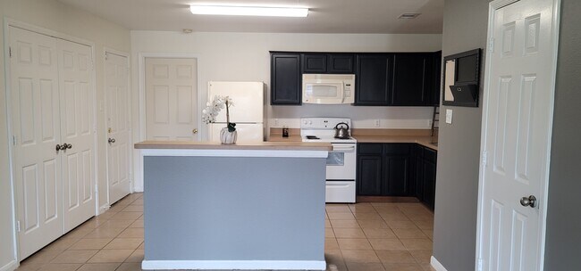 Kitchen - Bar stools will be added - 23352 High Point St