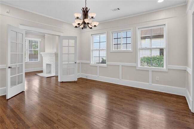 Foto del edificio - 585 Jones Ave NW
