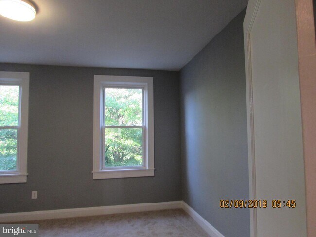 Building Photo - 2735 Chesterfield Ave