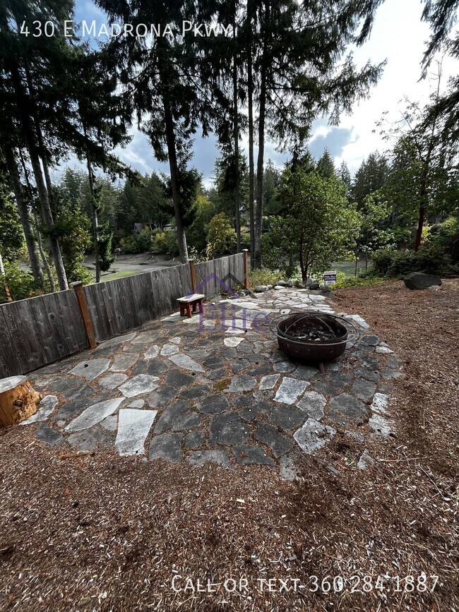 Foto del edificio - 430 E Madrona Pkwy