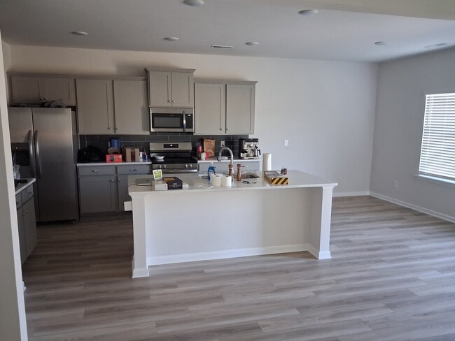 Building Photo - 25743 Finchley Dr