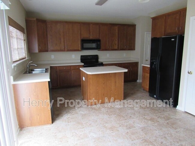Building Photo - 125 Kellerhis Dr
