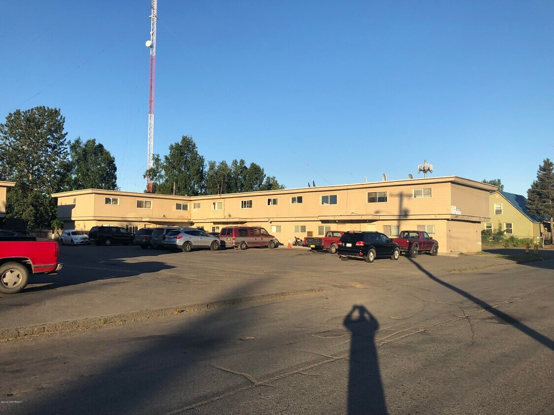 Primary Photo - Westward Apartments