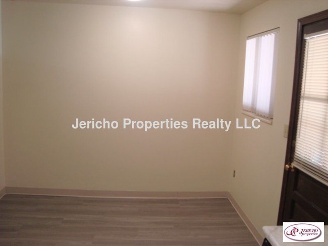 Building Photo - 3010 W 46th Ave