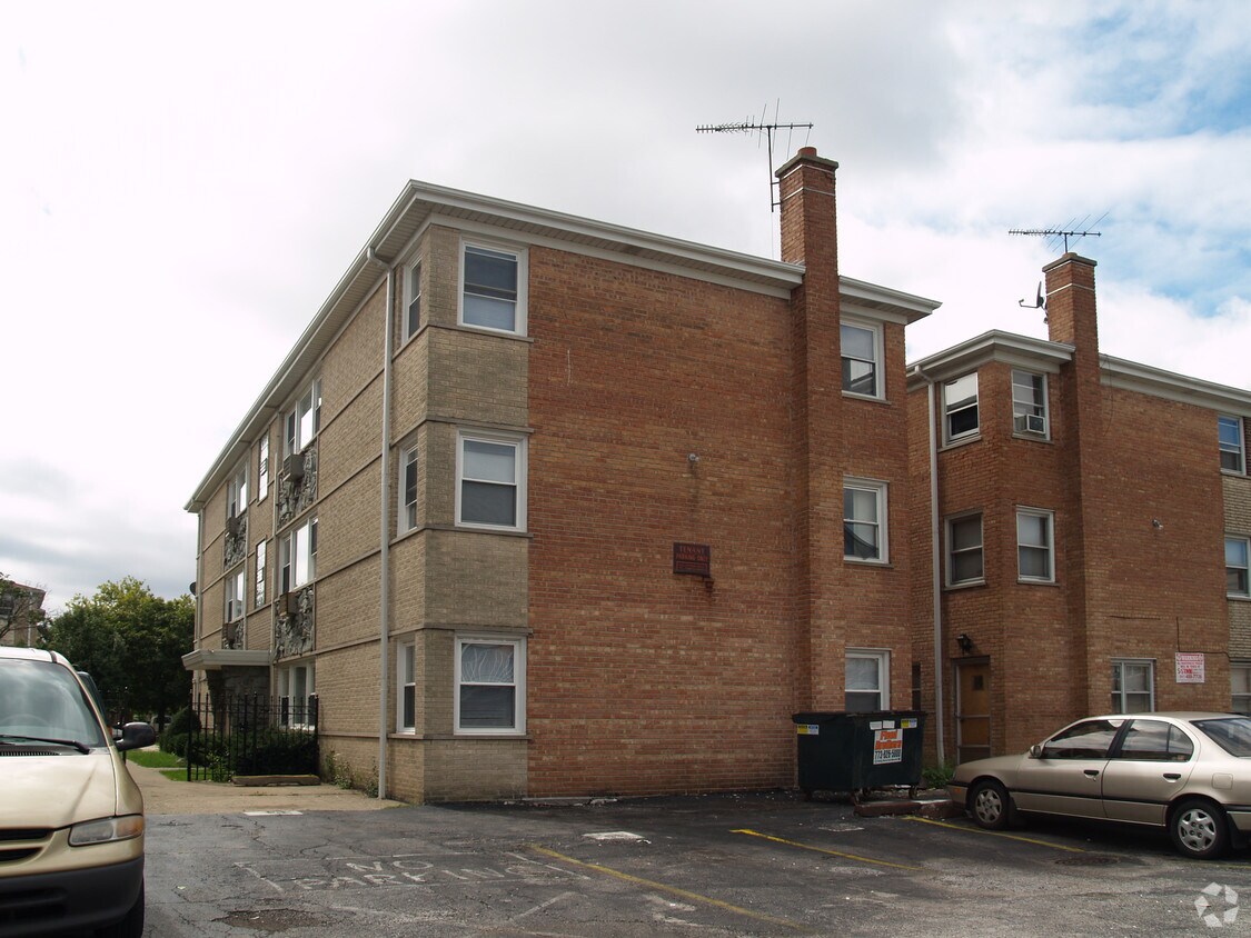 Foto del edificio - 8626 W Berwyn Ave