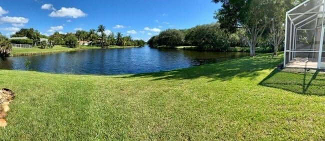 Foto del edificio - 599 NW 87th Ter