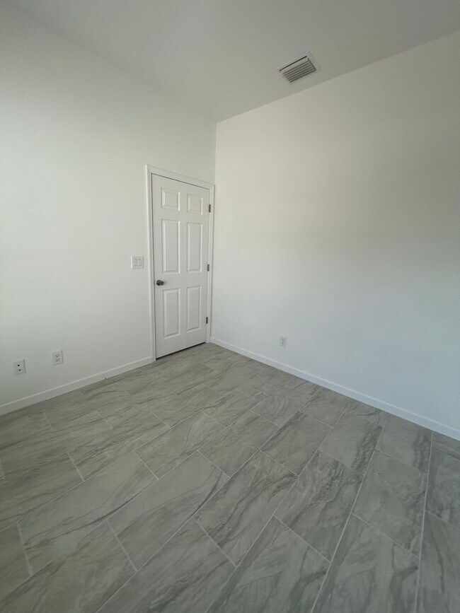 Foto del edificio - Brand-New & Modern! 4/2/2 Home in Desirable SW Lehigh Acres