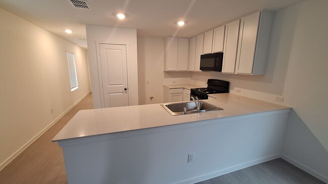 Building Photo - NEWLY BUILT 3 bedroom 2.5 Bath *1.5 MONTHS...