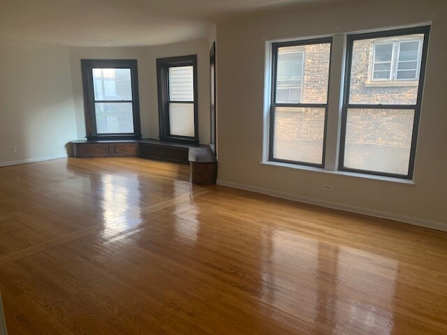 Foto del edificio - 3939 N Pine Grove Ave
