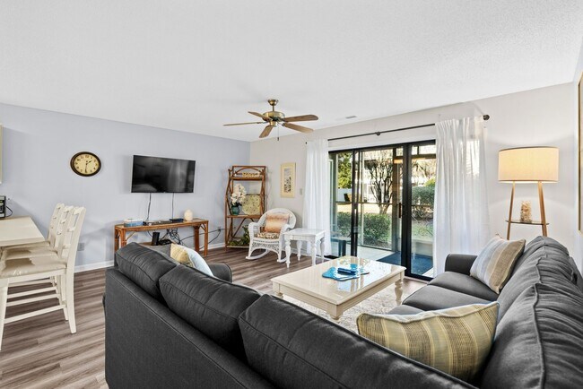 Foto del edificio - 1st Floor Seasonal Rental Available Octobe...