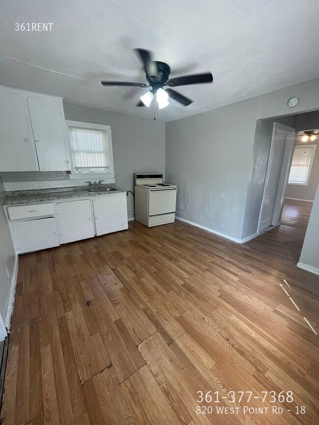 Building Photo - Studio + 1 Bath - Cottage
