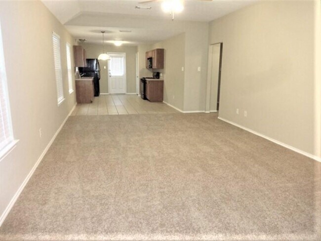 Building Photo - 14419 Hillard Green Ln