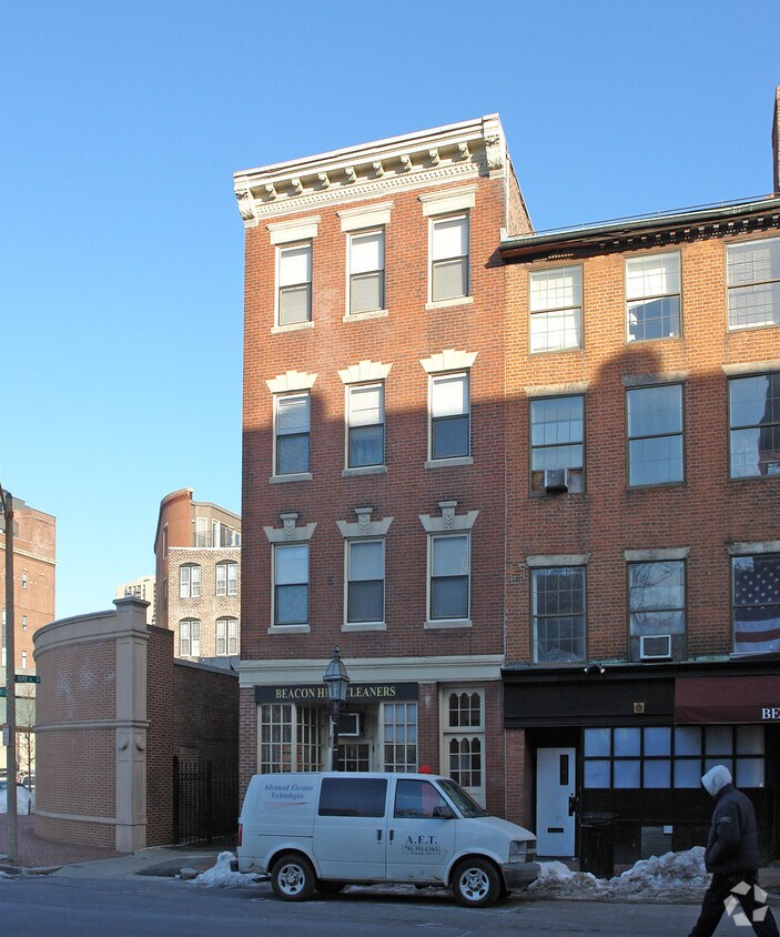 Building Photo - 151 Charles St