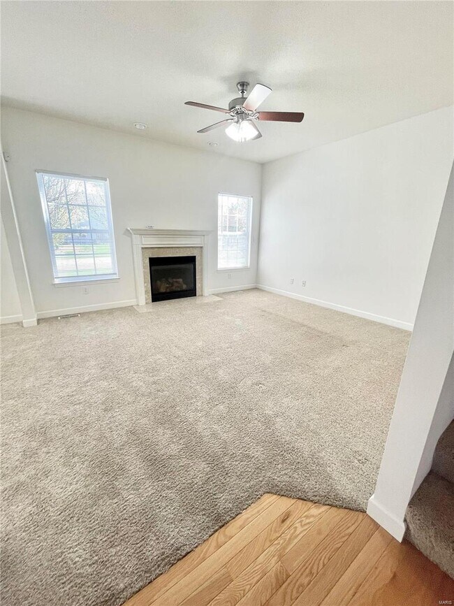 Building Photo - 726 Titan Dr