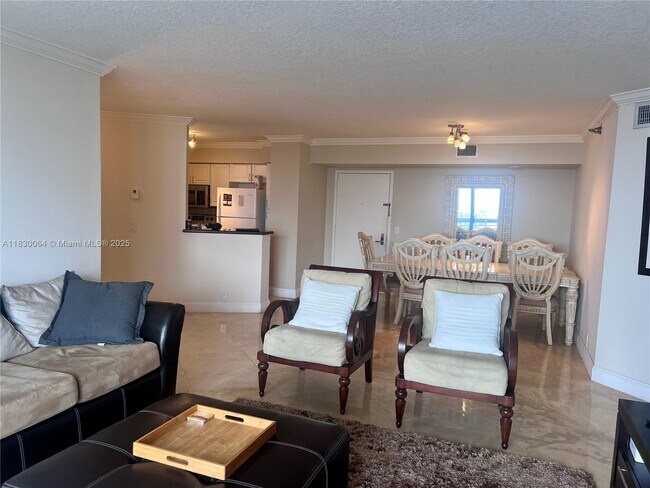 Foto del edificio - 3400 NE 192 St