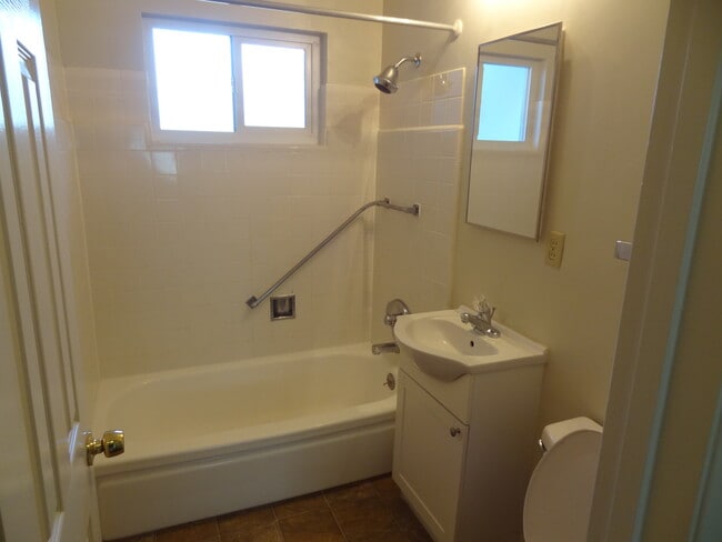 Foto del edificio - 2070 Latham St