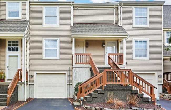 Building Photo - 606 Foxboro Dr