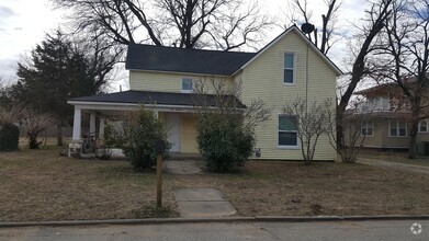 Building Photo - 513 E Noc Dr