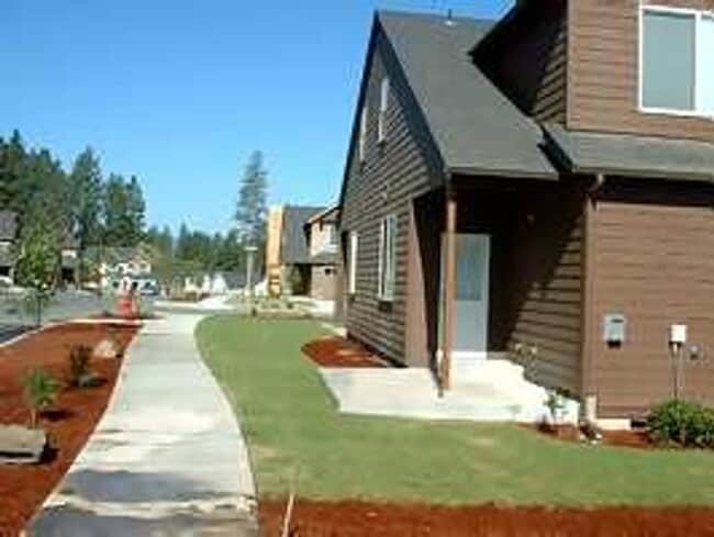 Foto del edificio - 2 Bed/1.5 Bath Townhome Near the Old Mill