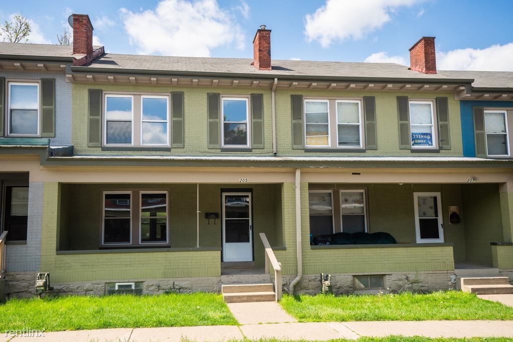 Primary Photo - 3 br, 1 bath Townhome - 200 Laurel Ave