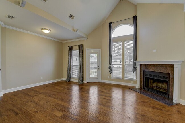 Foto del edificio - Adorable  2bed/2bath Townhome in a quiet c...