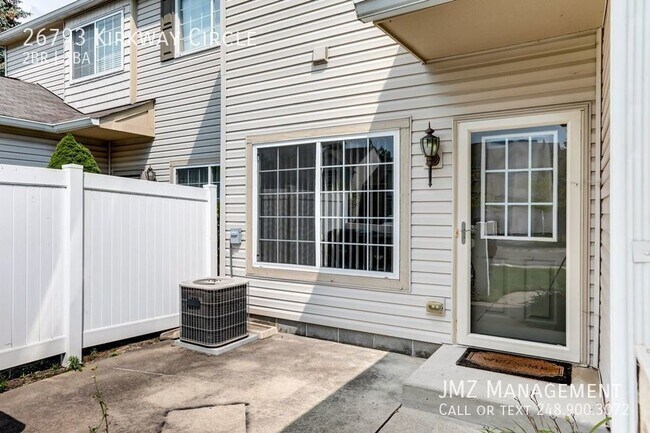 Building Photo - Beautiful 2 bedroom condo