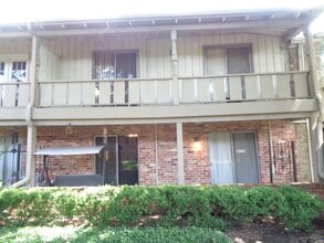 Building Photo - 2585 Marilee Ln