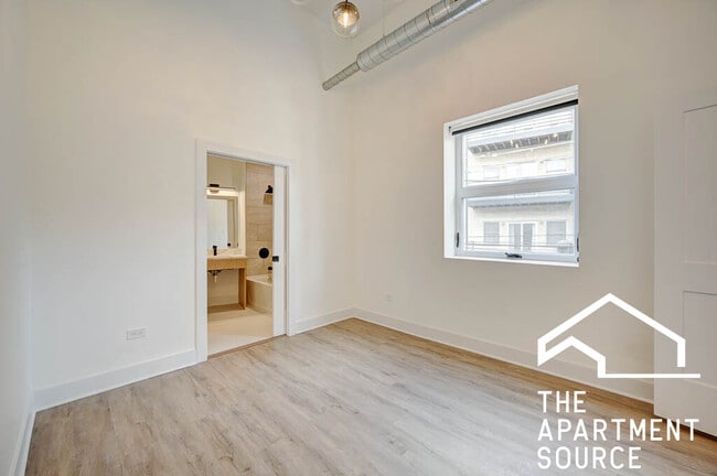 Foto del edificio - 4731 N Western Ave