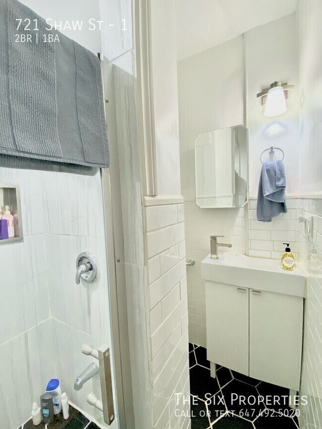 Photo du bâtiment - Newly Renovated Two-Bedroom Apartment