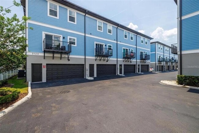 Building Photo - 3120 W Azeele St