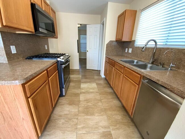 Building Photo - 20626 Sycamore Crest Ln