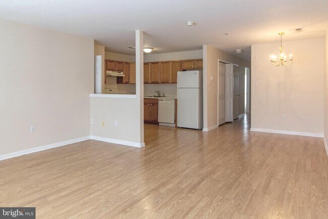 Foto del edificio - 9228-38 Blue Grass Rd