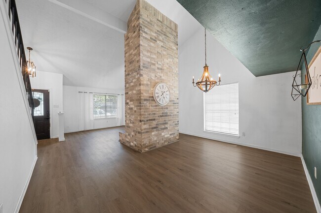 Building Photo - 4406 Owens Creek Ln