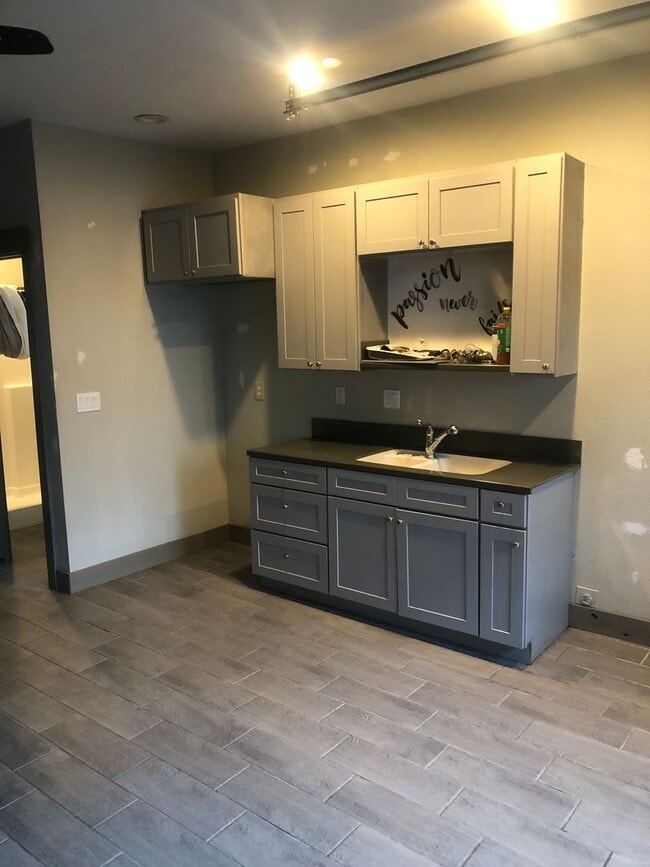 Building Photo - DC05