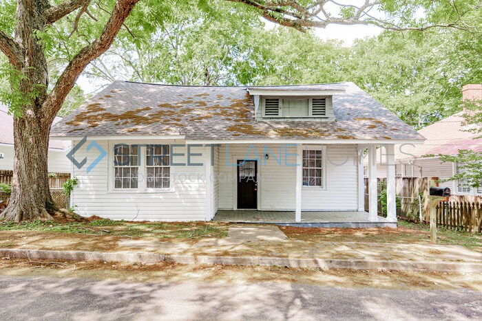 Primary Photo - Charming 4 Bedroom in Columbus!