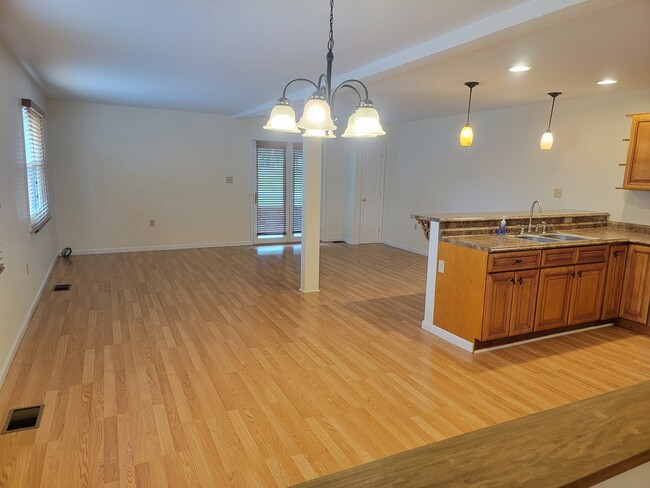 OPEN FLOOR PLAN - 1294-201 Bloom Rd