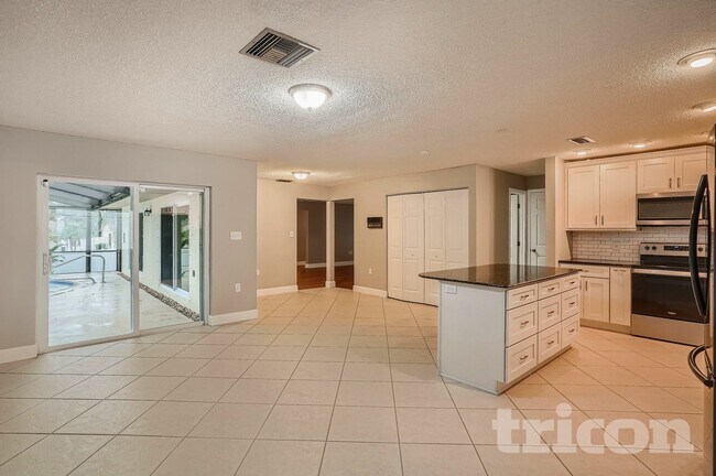 Foto del edificio - 215 Hillcrest Dr