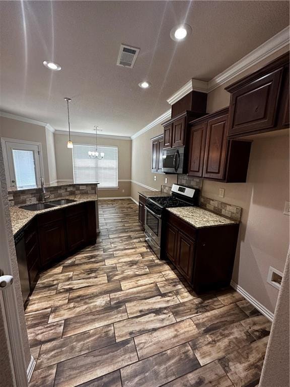 Building Photo - 2205 SW Worthington Ave