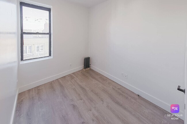 Building Photo - 30-44-44 32nd St