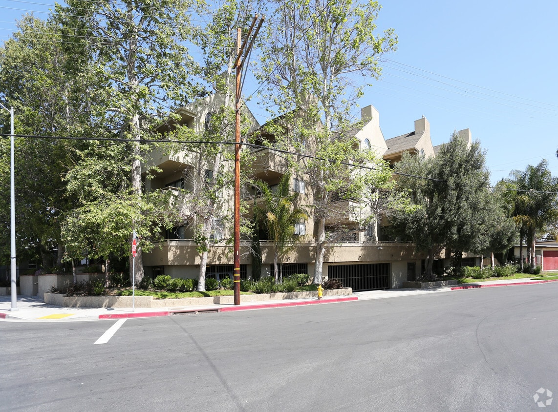 Primary Photo - Louise Court Apartments