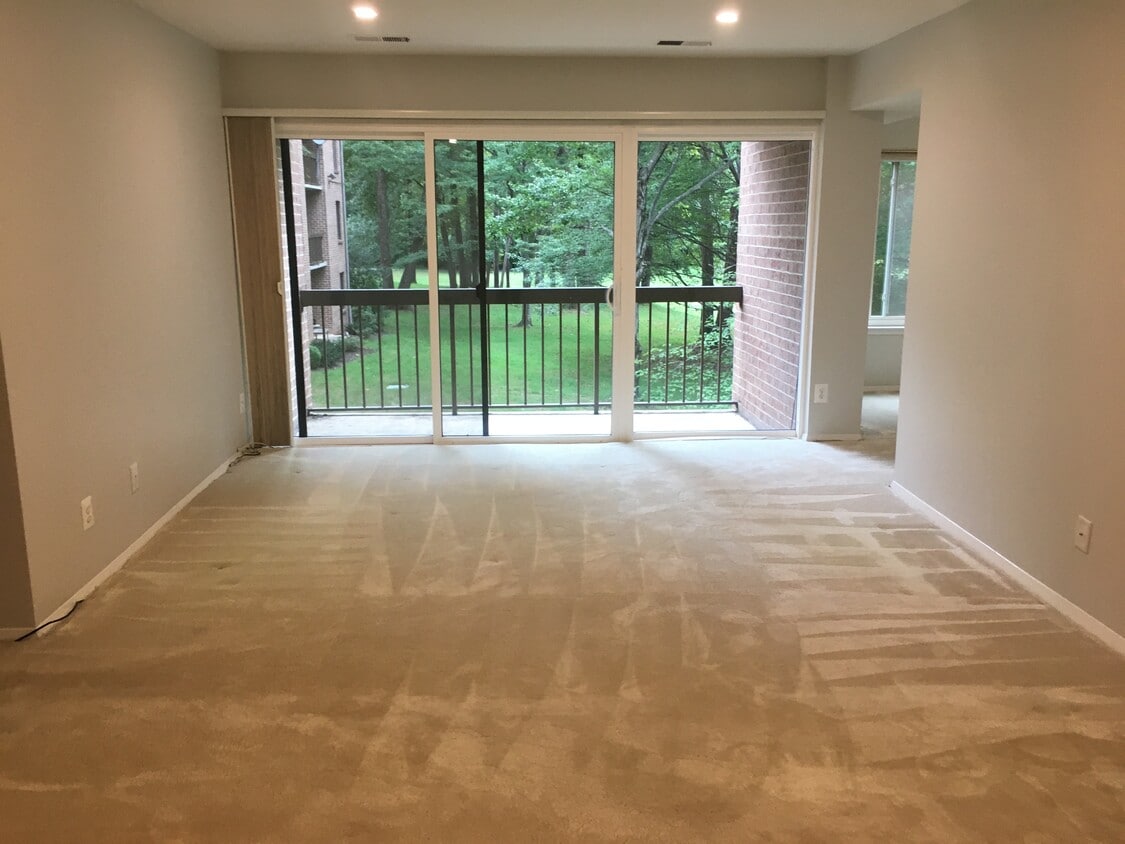 5801 Edson Ln Unit 102, Rockville, MD 20852 Condo for Rent in