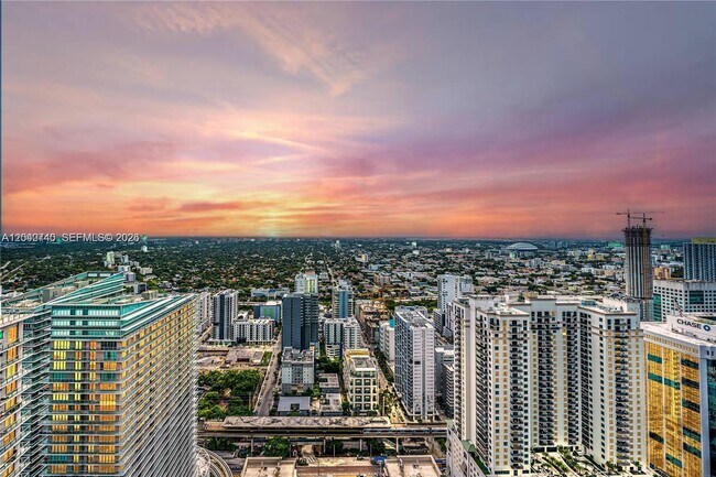 Building Photo - 1000 Brickell Plaza
