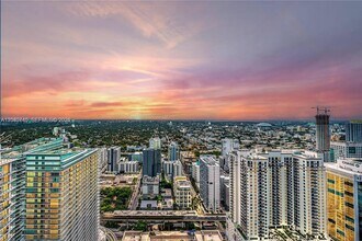 Building Photo - 1000 Brickell Plaza