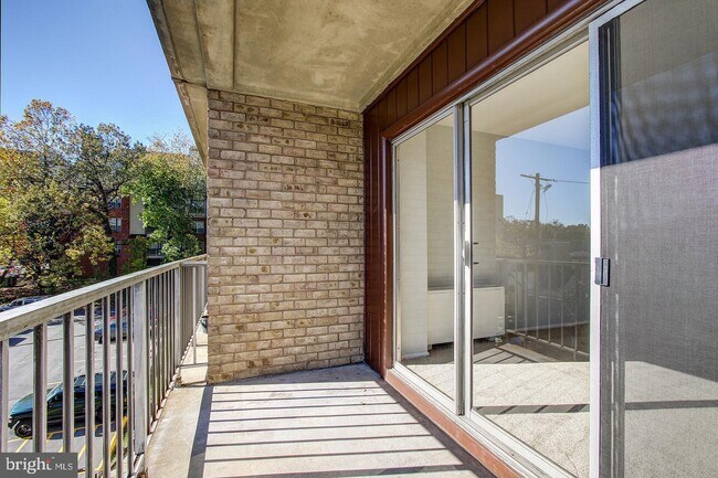 Building Photo - 9250 Edwards Way