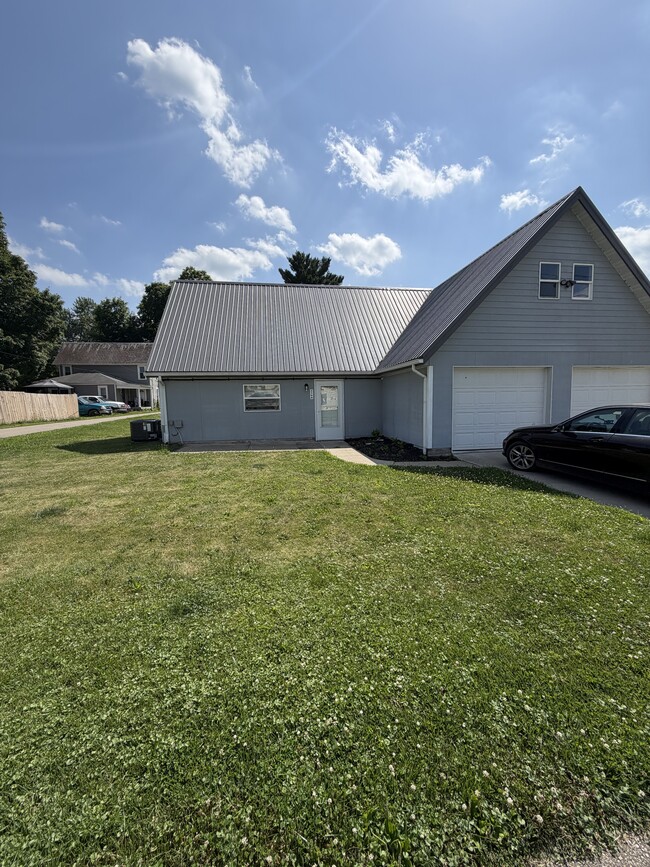 Building Photo - 216 Compton Ln