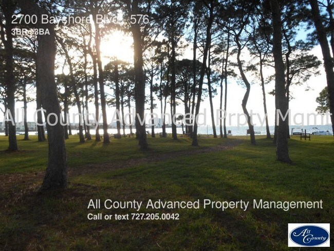 Building Photo - 2700 Bayshore Blvd