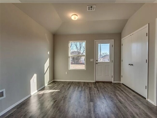 Building Photo - 966 Morningside Dr