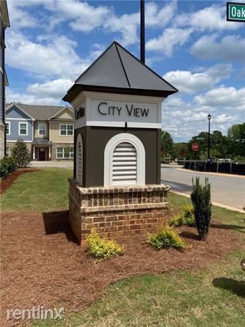 Foto del edificio - 3 br, 2 bath House - 210 Oak Street